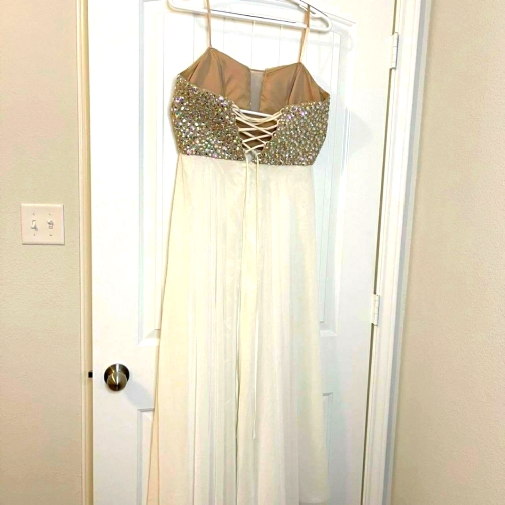 Formal flowy strapless gown size 12